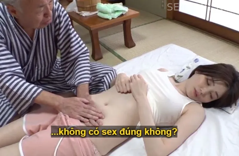 Người tình của con trai bị đau nhức nhờ bố anh xã có nghề mát-xa đấm bóp và cái kết